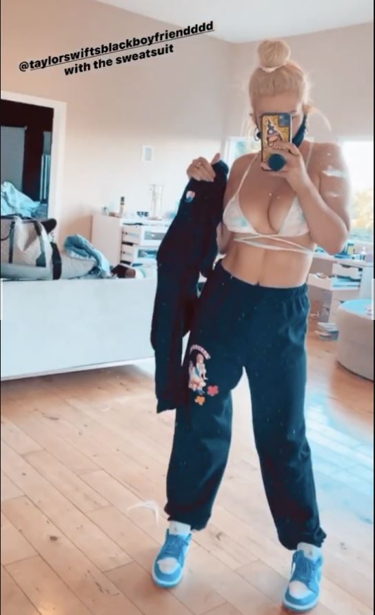 Tana Mongeau bikini shopping